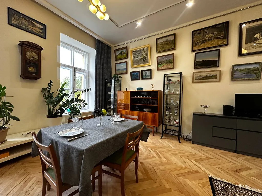 Просторная квартира в историческом центре — аренда посуточно в Санкт-Петербург