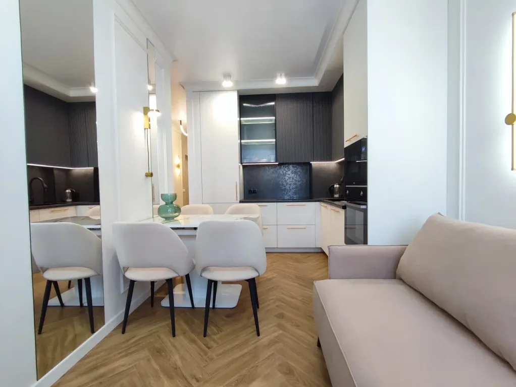 Современные, яркие апартаменты