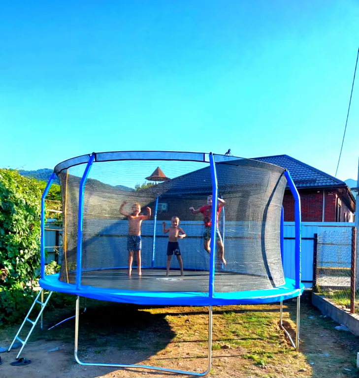 Домик с террасой и купелью