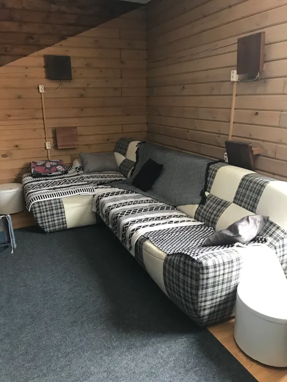 Уютный дом в черте города