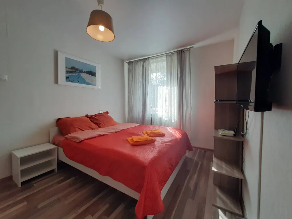 Уютная квартира в зелёном районе — аренда посуточно в Сосновый Бор