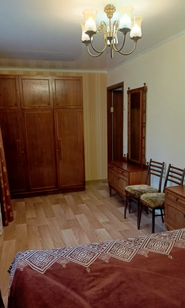 Спальня с трюмо и шкафом