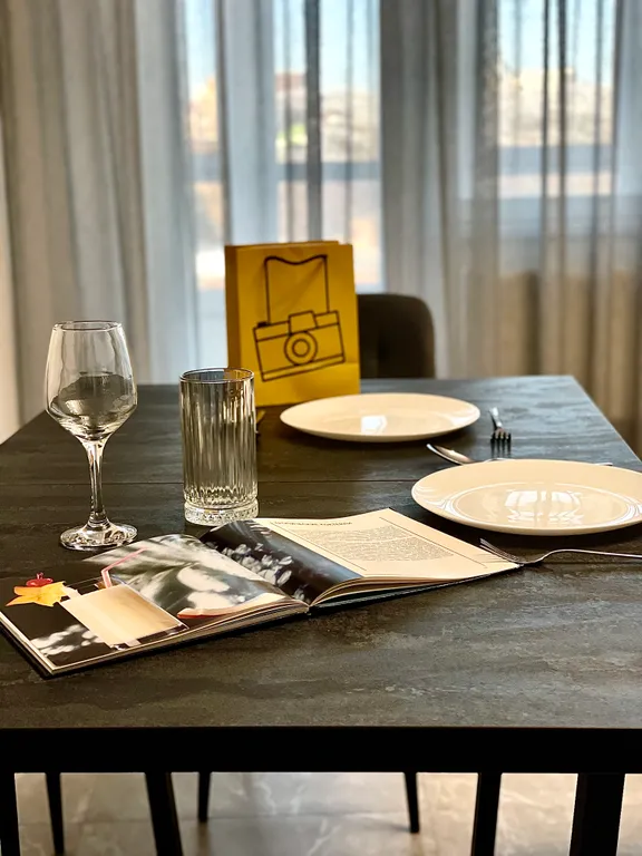 Двухкомнатная просторная квартира с панорамным видом на парк в центре