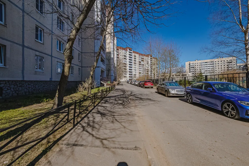 Квартира Светлая просторная квартира с большой кухней у метро — Санкт-Петербург