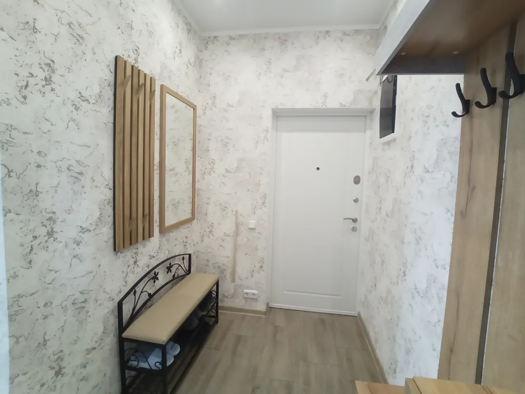 Свежая двушка в шаге от метро