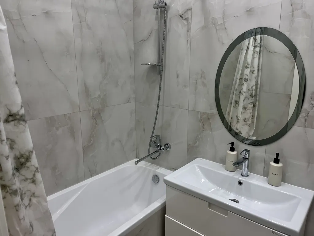 Просторная квартира со стильным интерьером и уютной атмосферой