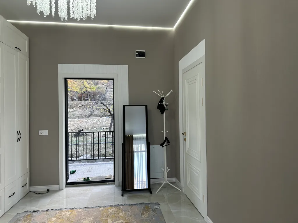 Второй этаж панорамного дома среди вершин