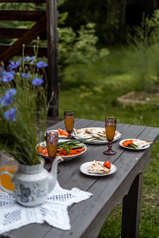 Хутор в лесу Розовый шмель
