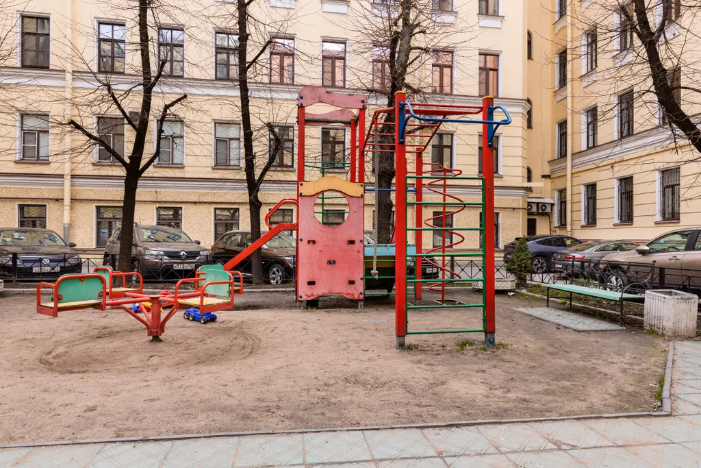 Семейная квартира в центре Петербурга с бесплатной парковкой