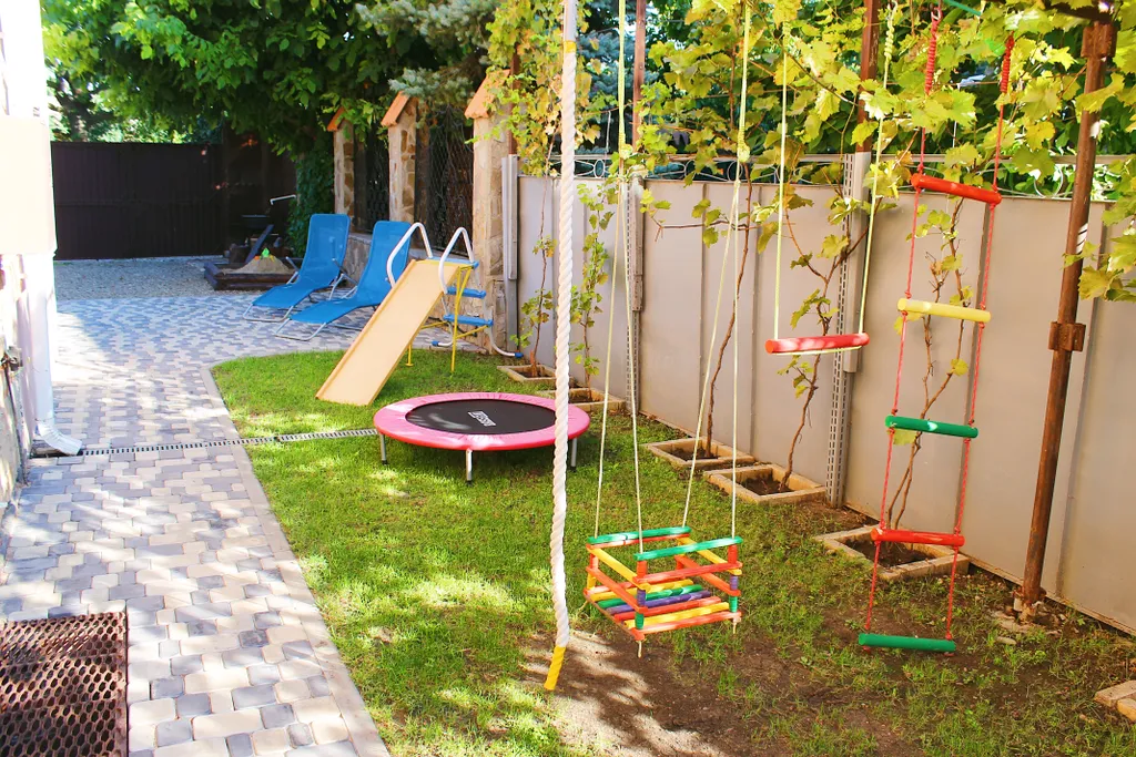 Коттедж у моря, детская территория, костровая чаша, до 11 человек.