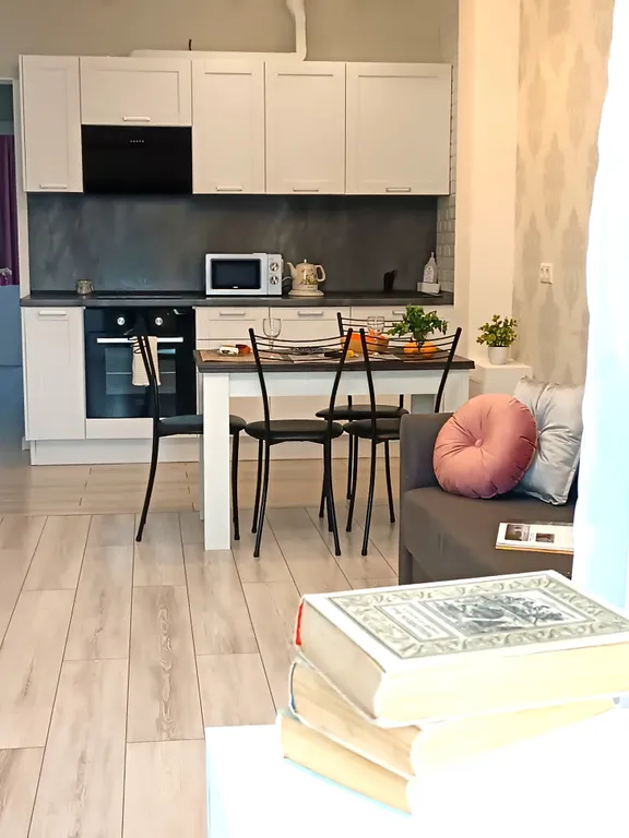 Двухкомнатная квартира с видом на набережную рядом с Крокус