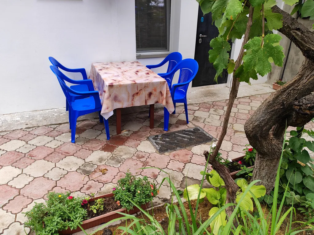 Коттедж Коттедж Уютная и комфортная двухкомнатная квартира — Евпатория