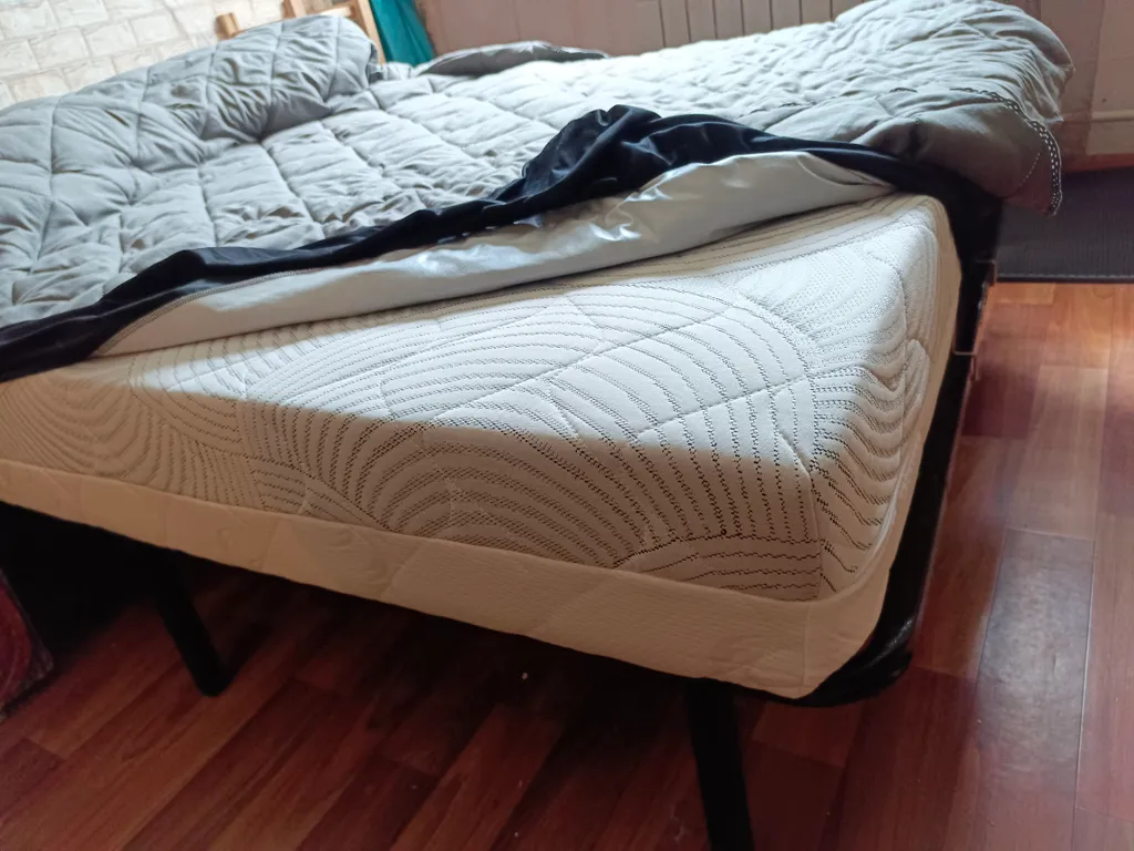 Особенная благостная квартира с удобным расположением на бульваре