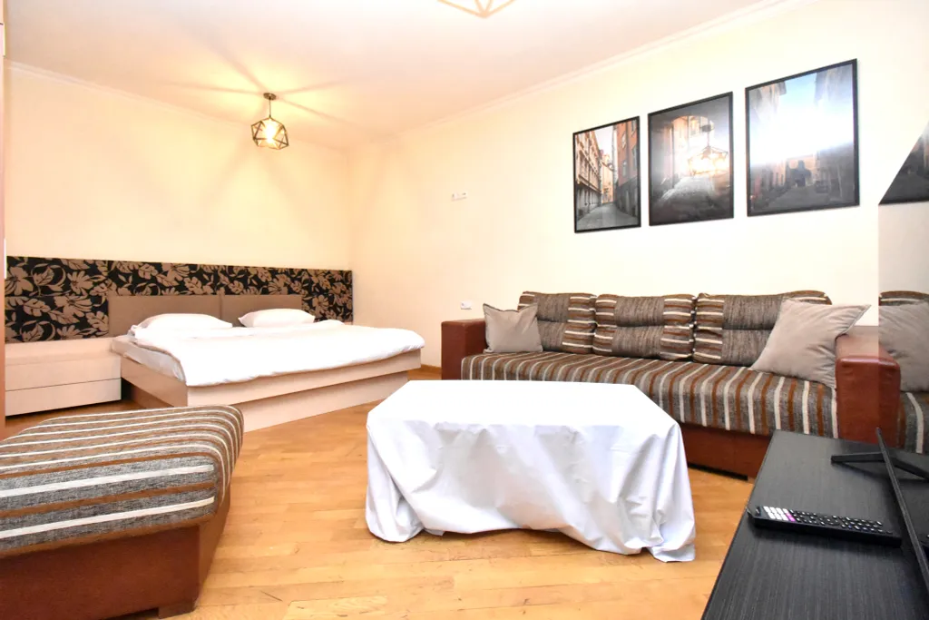 Уютная квартира-студия на площади Сахарова (в самом сердце Еревана)