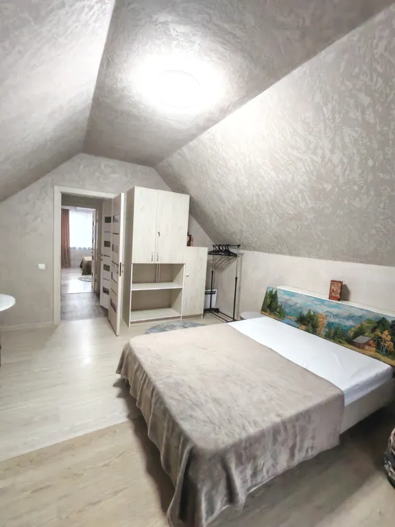 Уютная мансарда дома у озера