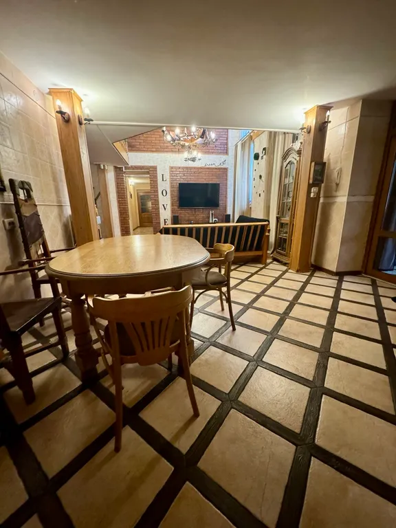 Двухуровневая квартира в центре города