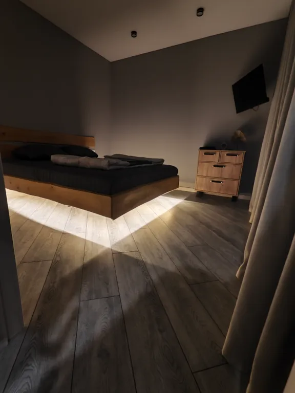 Уютный дом с баней из липы и уличным бассейном