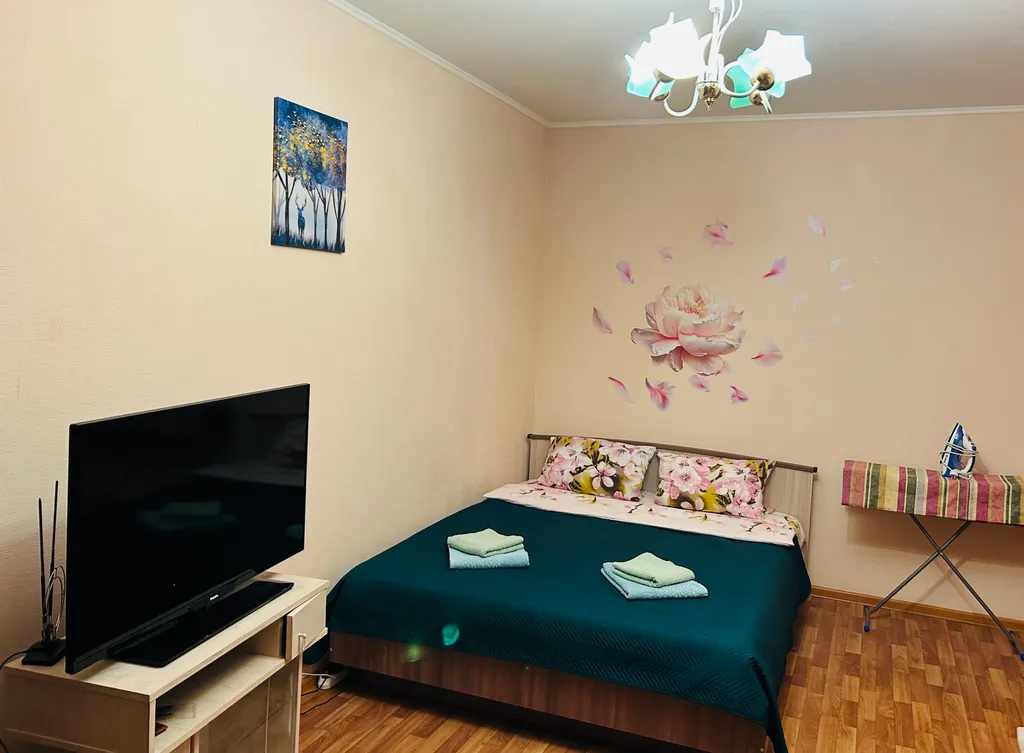 Чистая уютная квартира с видом на Знаменскую рощу — аренда посуточно в Курск