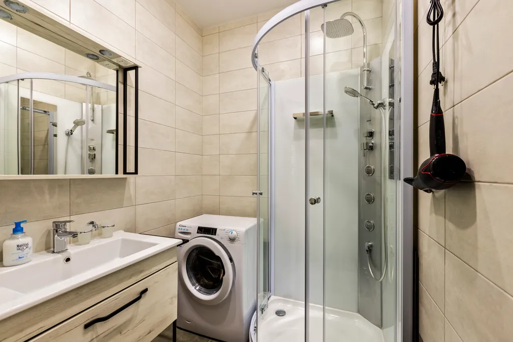 Комната в минуте от метро 1905 года