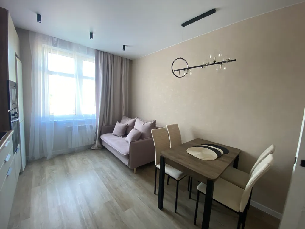 Шикарная трешка рядом с кремлем