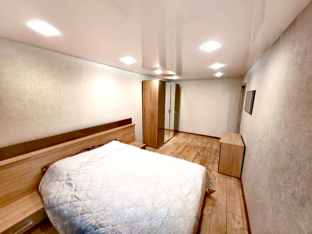 Юность на пяти углах