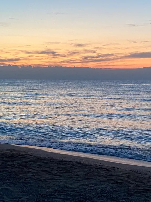 Уютные домики у канала