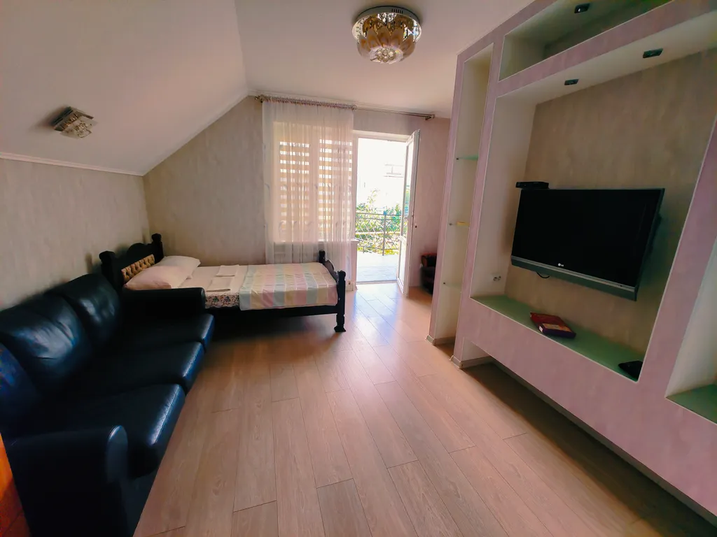 Четырехкомнатные десятиместные апартаменты с мини-кухней