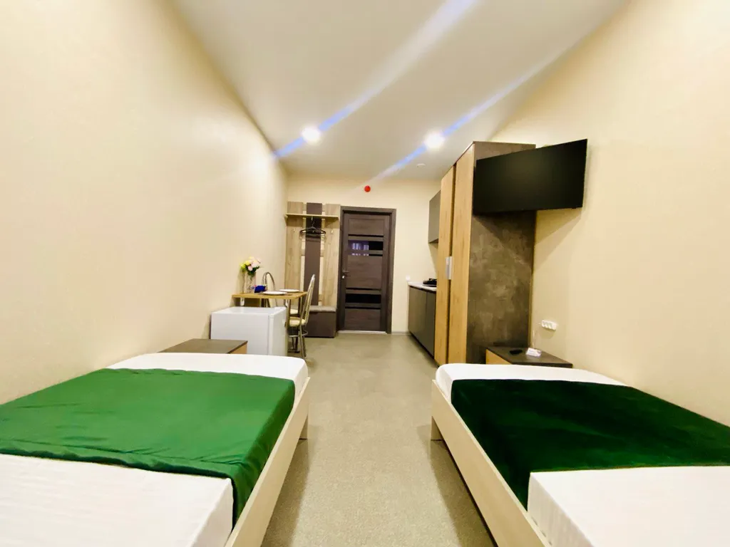 Номер возле ярмарочной площади южные ворота Ямала