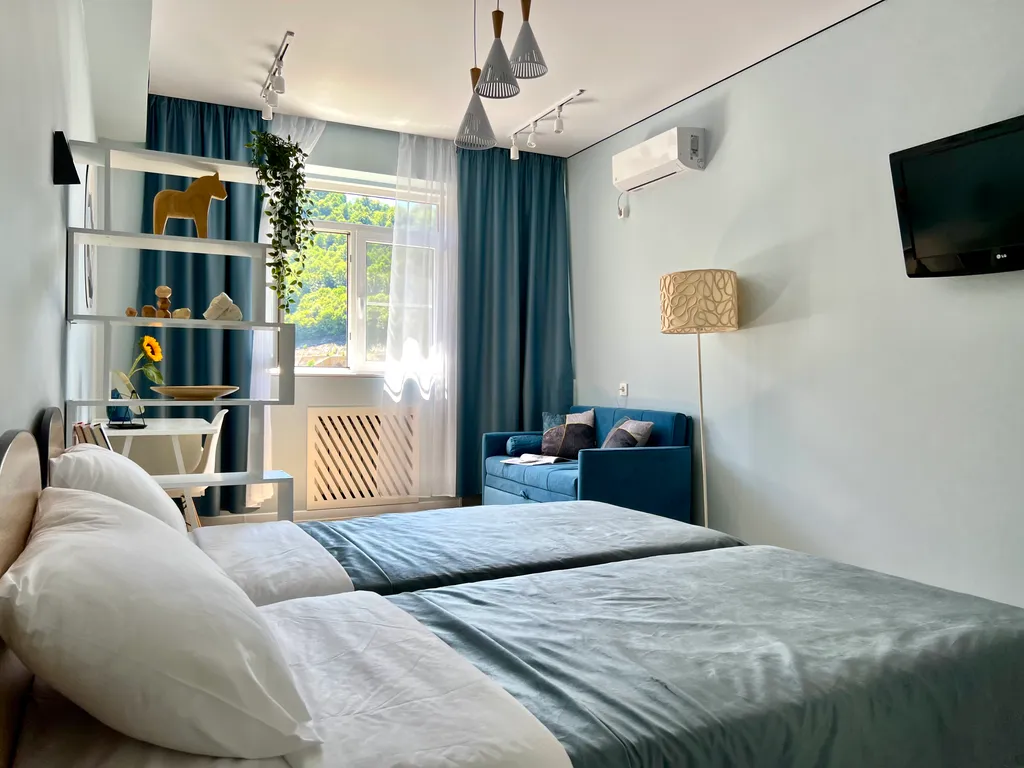 Просторная квартира с новым ремонтом для семьи в центре