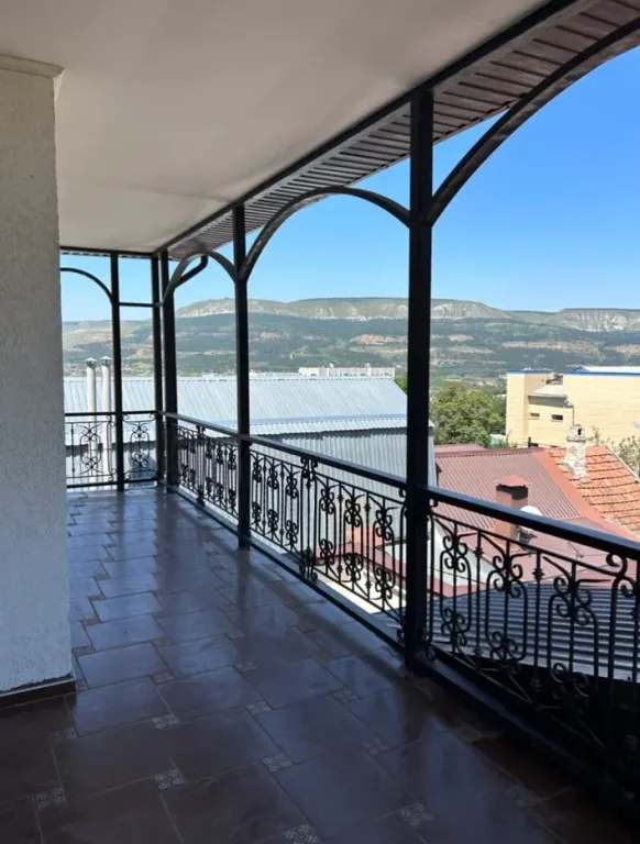 Просторный дом в районе центра