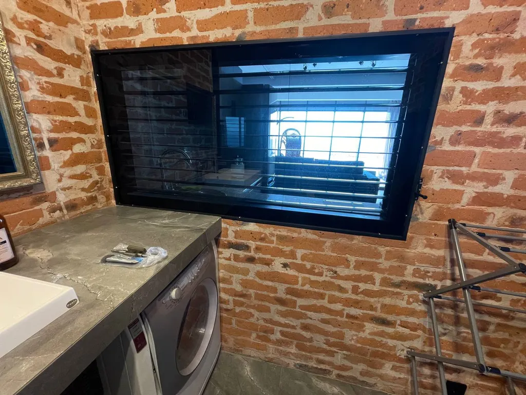 Апартаменты с видом на море, в элитном небоскрёбе, в центре города