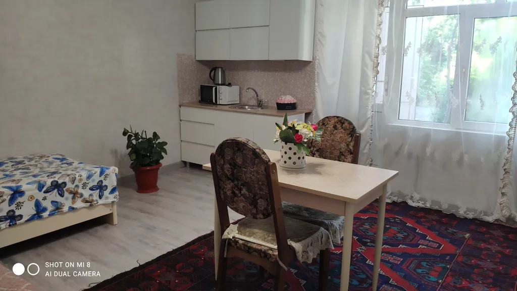 Уютная комната у подножия крепости Нарын Кала