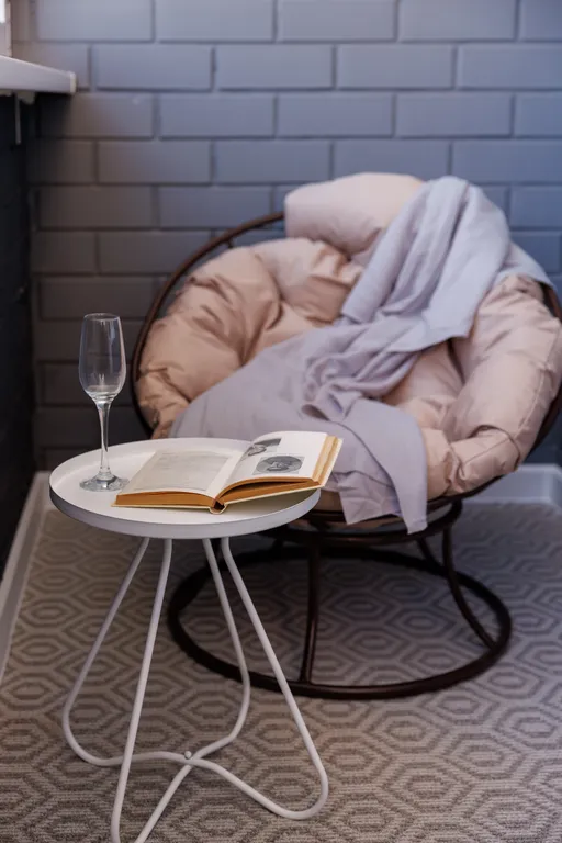 Уютная кино-студия с проектором