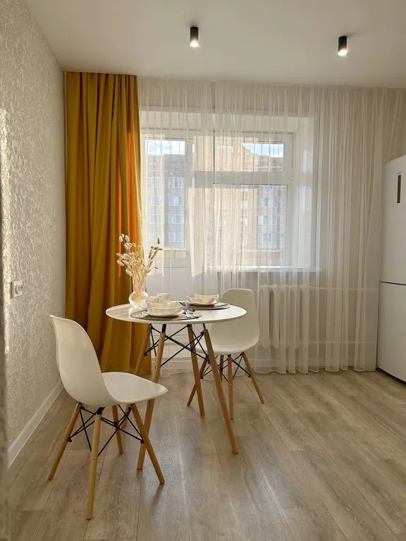 Чистая, уютная квартира с новым ремонтом в центре города — аренда посуточно в Нижнекамск