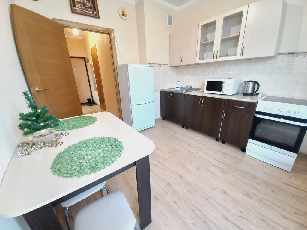 Уютная квартира около ЖД и Филармонии