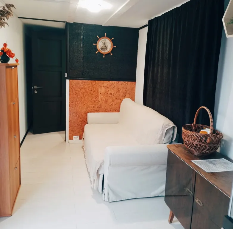 Чудо-дача, дом Капитан на берегу пруда