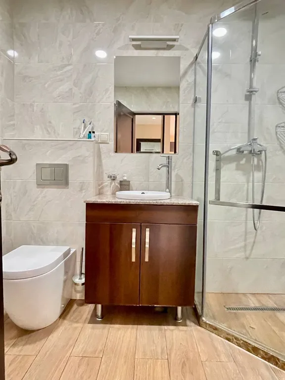 Prime apartment on Buzand 17