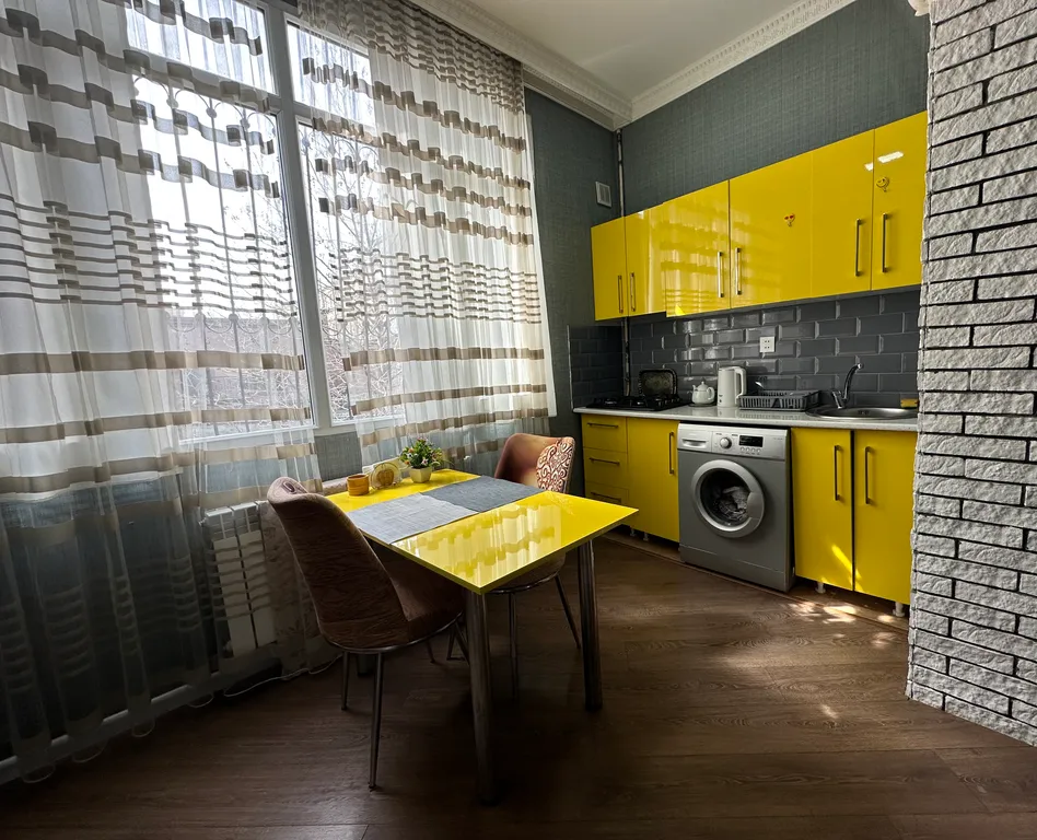 Yellow bouleward аpartment