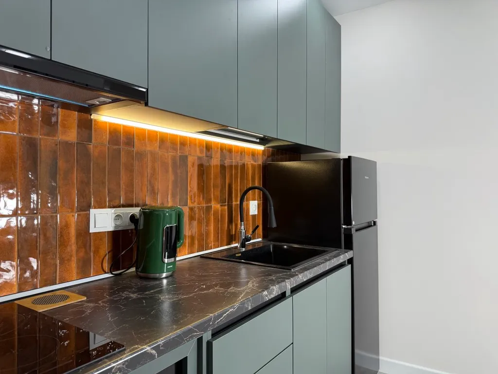 New trendy 1bd apt, Unbeatable location