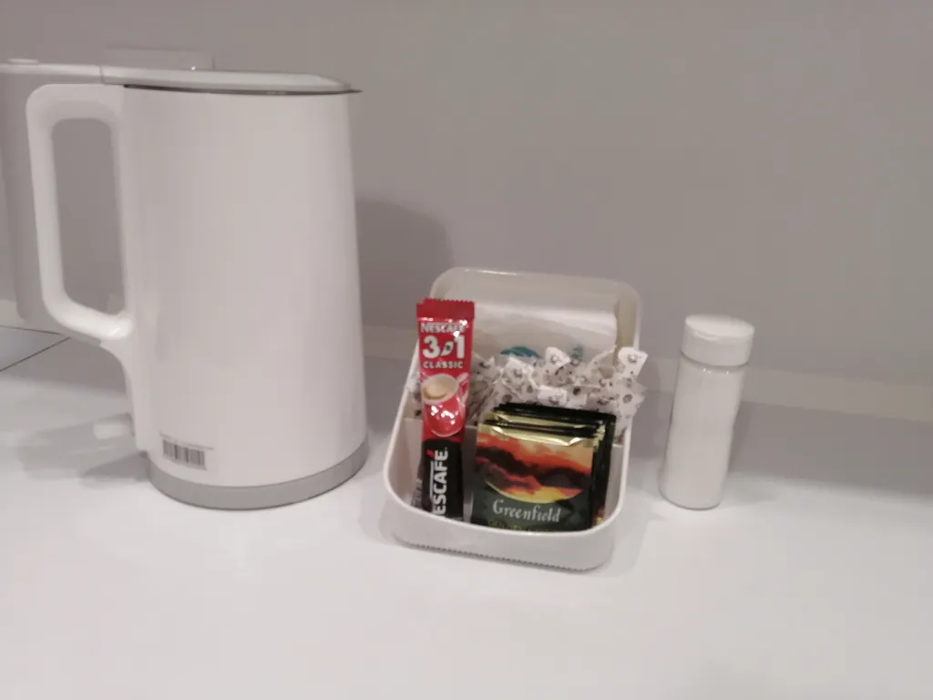 Квартира в Воронеже рядом с М4, на выезде. Чисто, есть постель.