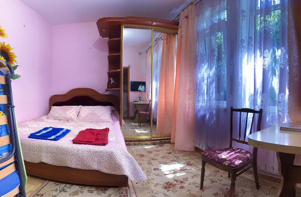 Зеленый дворик в центре города