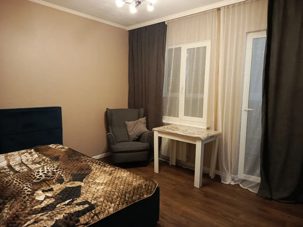 Уютная квартира в тихом районе, рядом с озером, с хорошим ремонтом