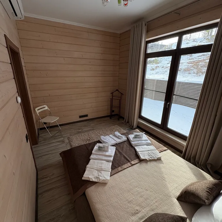 Современный коттедж на берегу озера Лавиярви