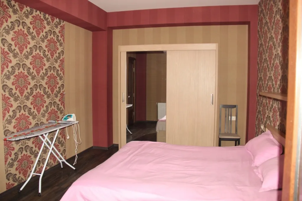 Большая квартира в старом городе