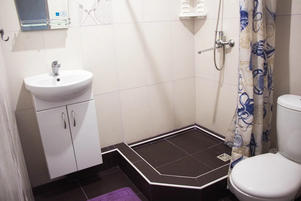 Уютный дом-этаж 5 комн.