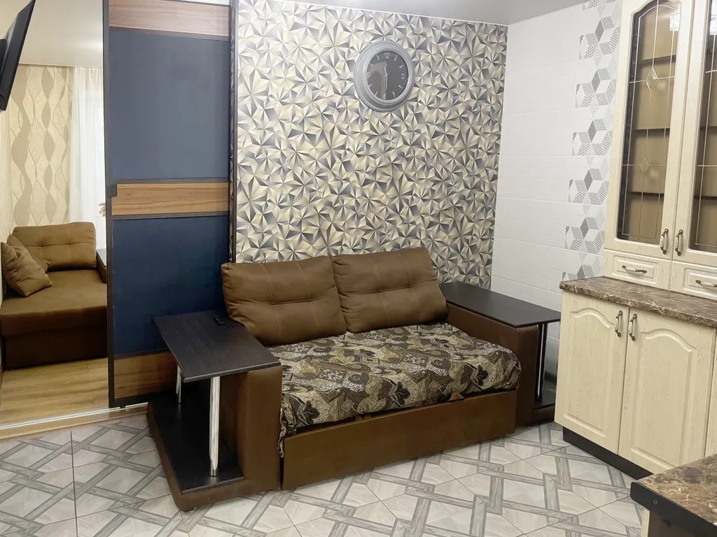 Две спальни в однокомнатной недалеко от  ТЦ "РИО"