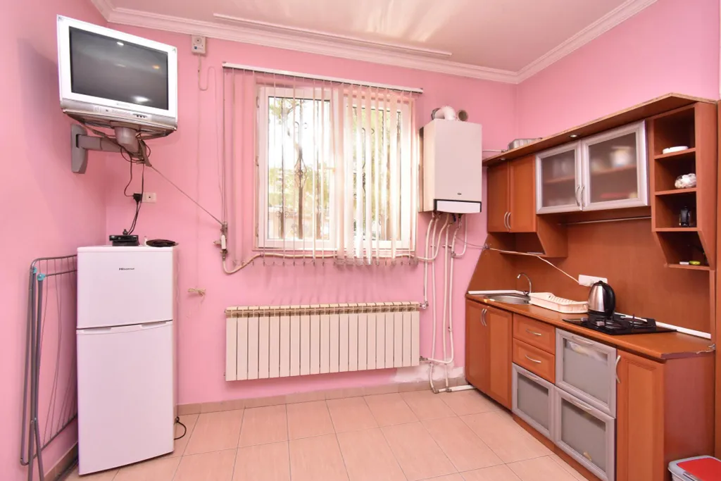 Apartment in Saryan street