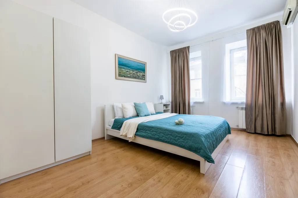 Всё рядом: мосты, музеи, парки