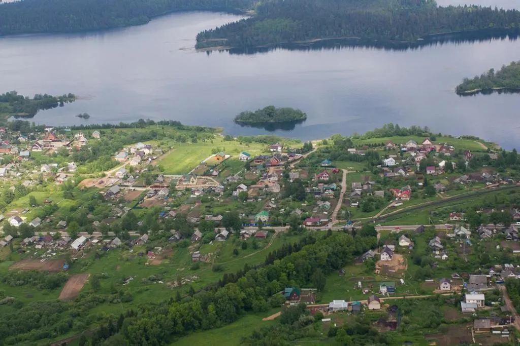 Дом у родника