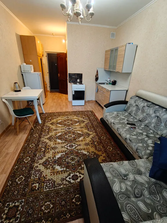 Студия рядом с ТЦ Аура